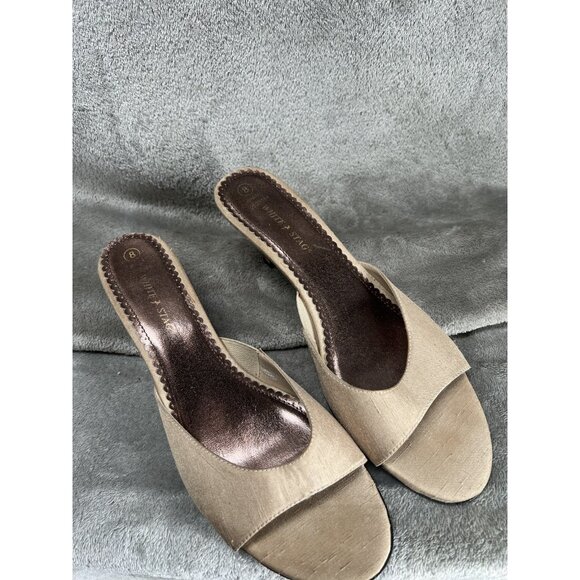 Vtg Y2k White Stag Woman’s 8 Tan Faux Silk Kitten Heels Slide Sandals Sexy - Picture 4 of 7